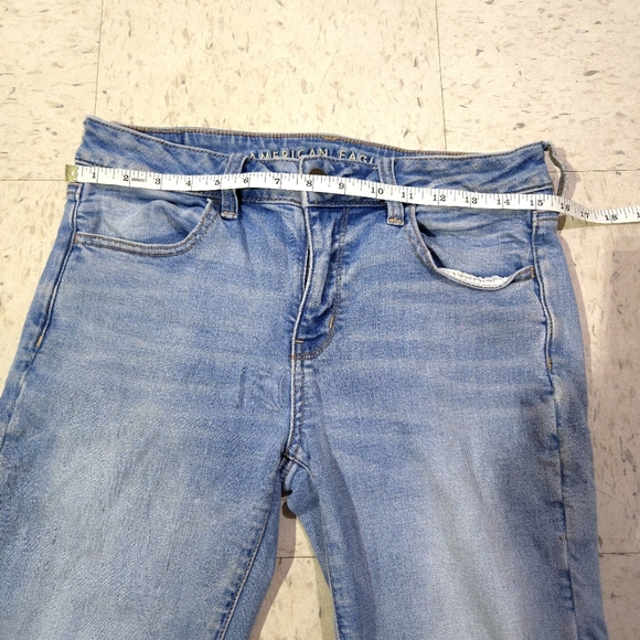 American Eagle| Women's Distressed Blue Jegging Jeans - Picture 10 of 12